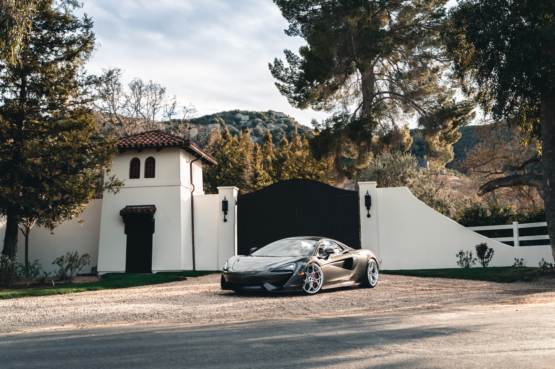 2019 McLaren 570S — wheels, side profile