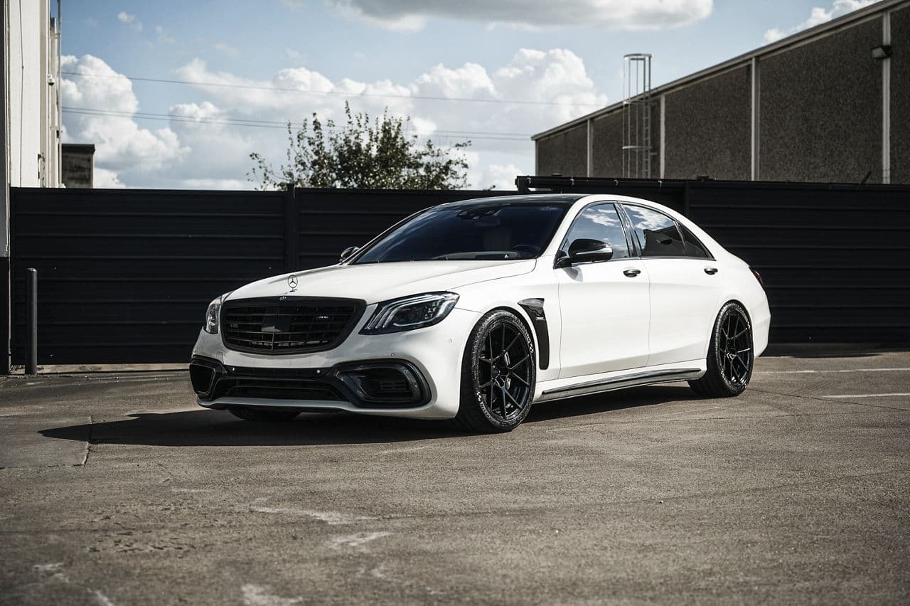 Front view of 2019 Mercedes-Benz AMG S63 with wheels