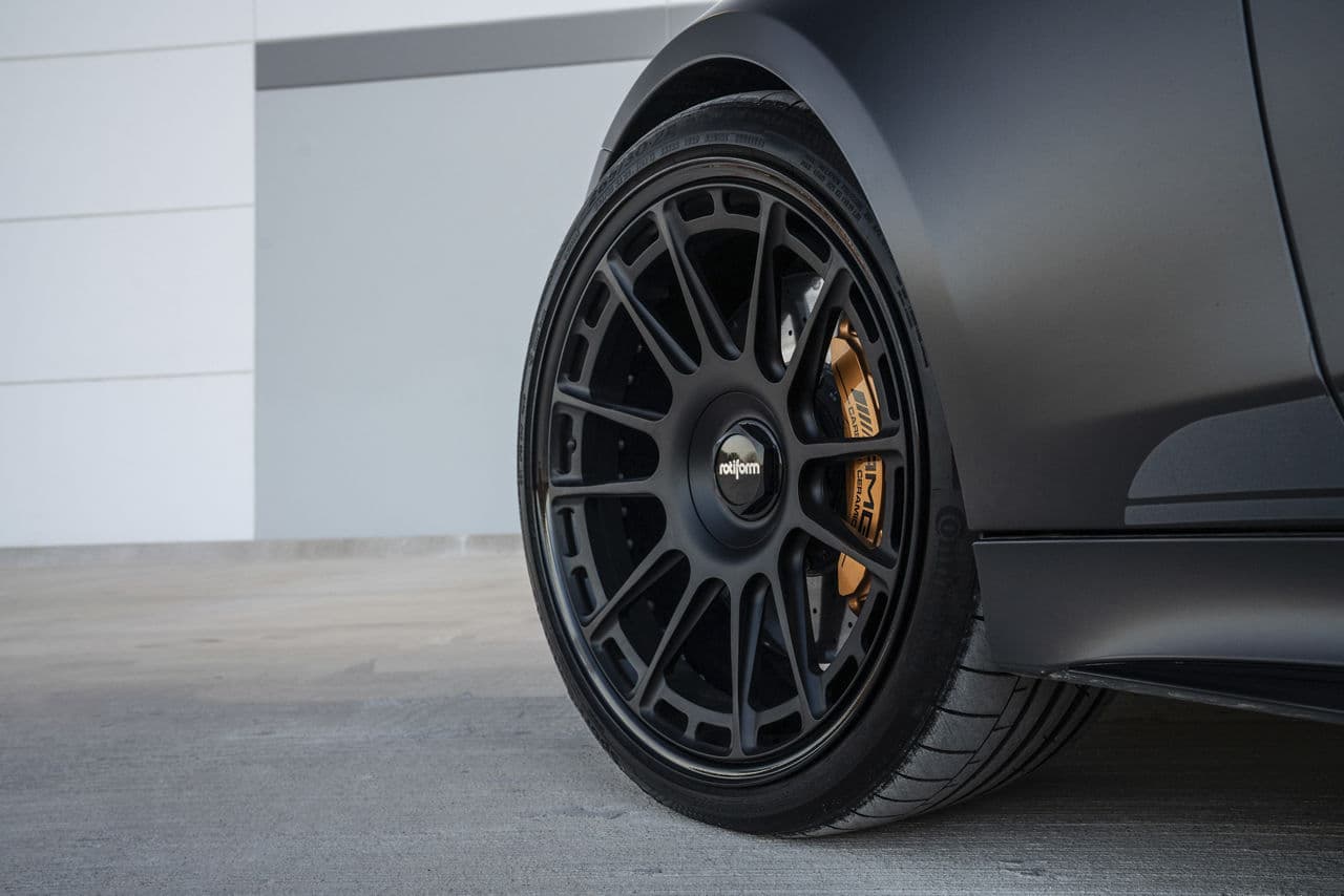 Side profile of 2019 Mercedes-Benz GT63 with wheels