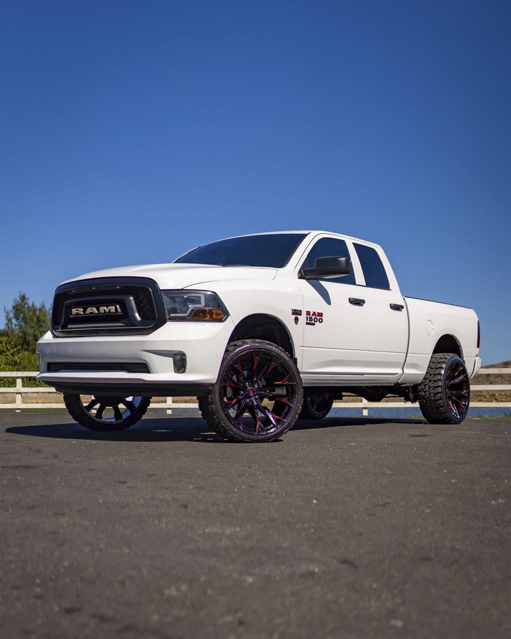 Front view of 2019 Ram 1500 Classic with wheels