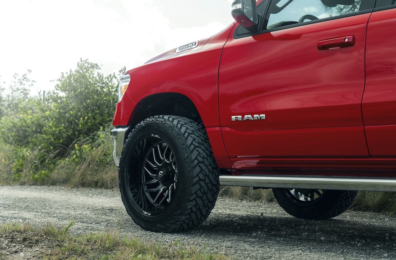 Side profile of 2019 Ram 1500 with wheels