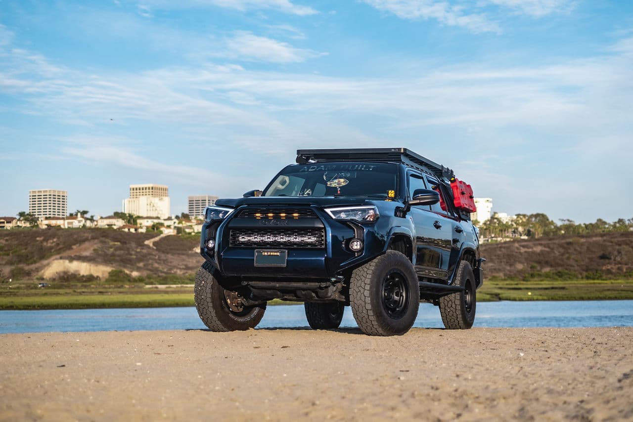 Front view of 2019 Toyota 4Runner with truck suv wheels