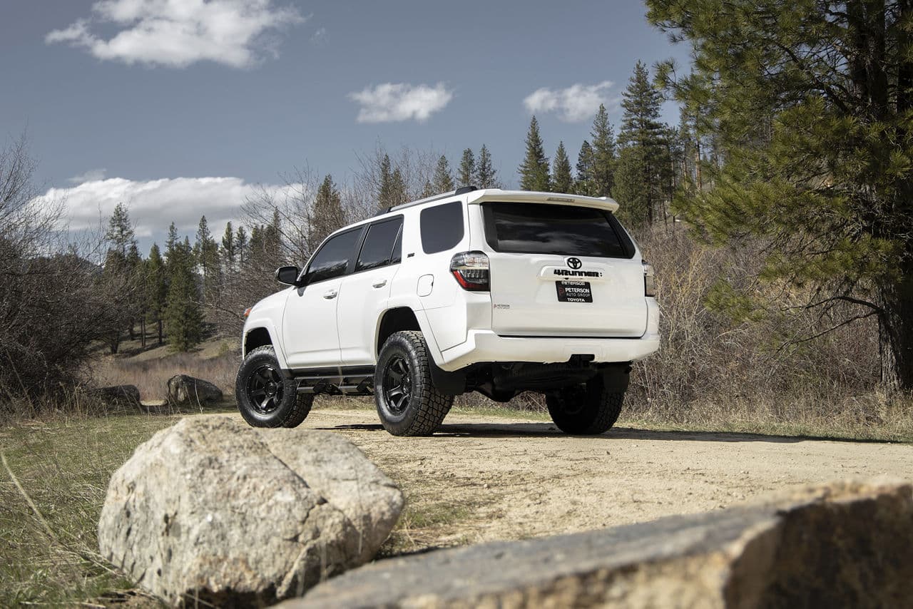 Side profile of 2019 Toyota 4Runner with wheels