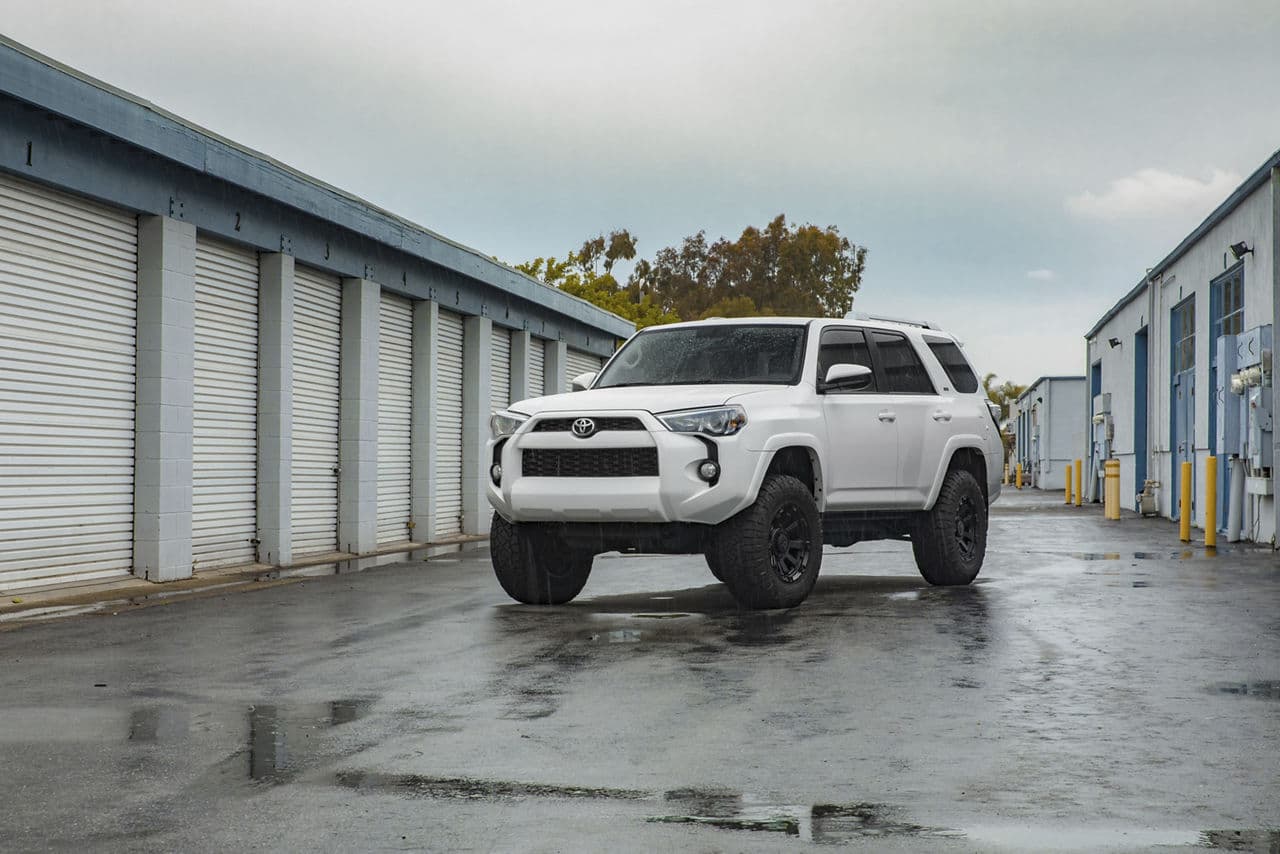Side profile of 2019 Toyota 4Runner with wheels