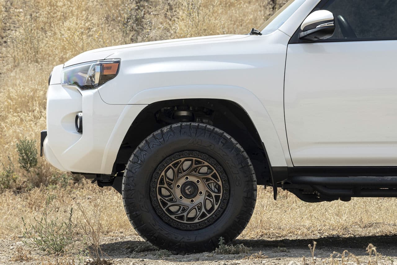 Side profile of 2019 Toyota 4Runner with wheels