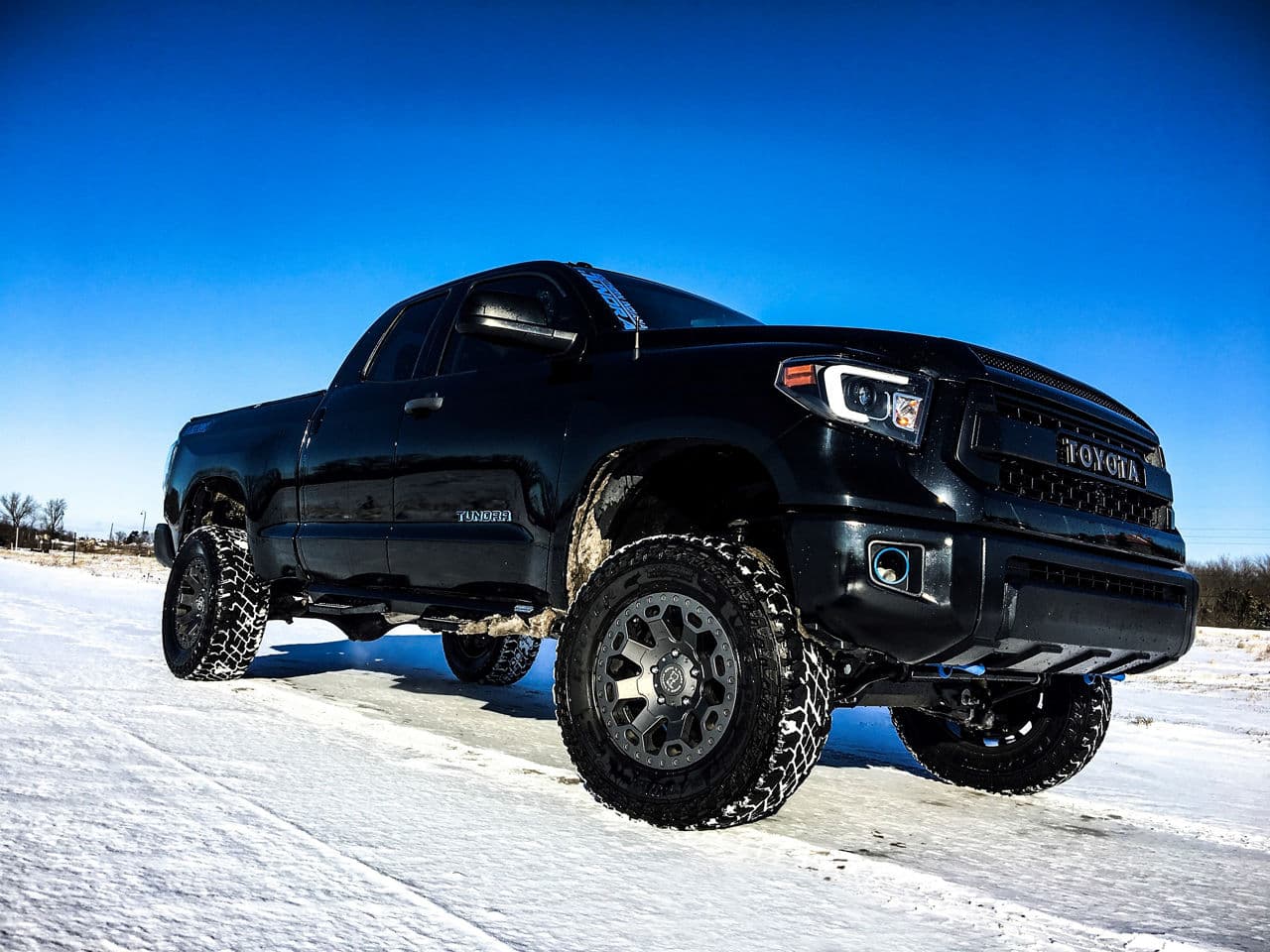 Front view of 2019 Toyota Tundra with wheels