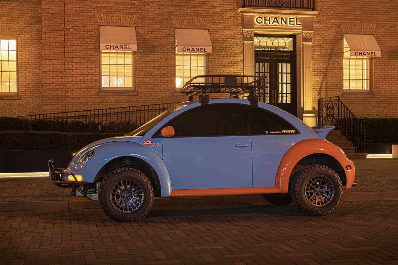 Front view of 2019 Volkswagen Beetle with wheels