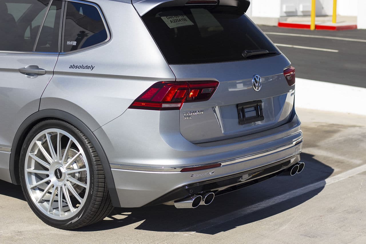 Rear view of 2019 Volkswagen Tiguan with wheels