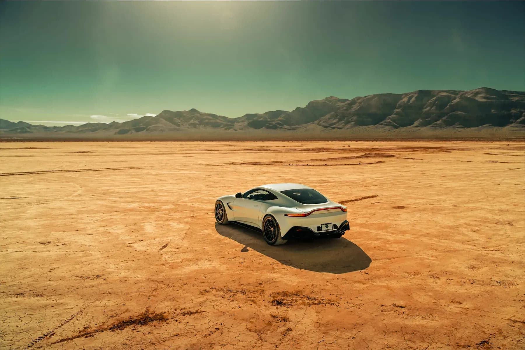2020 Aston Martin Vantage — wheels, interior