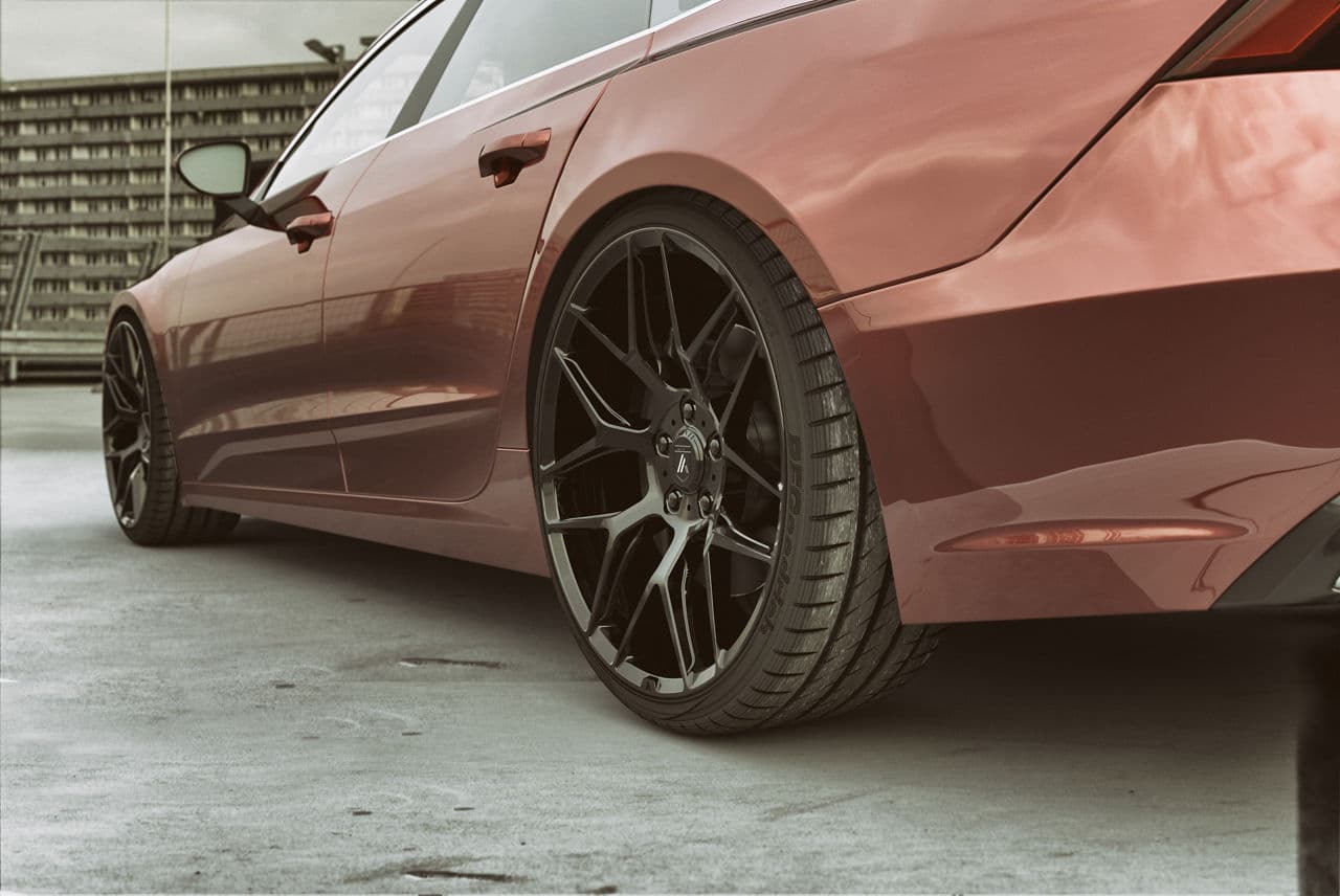 Side profile of 2020 Audi A7 with wheels