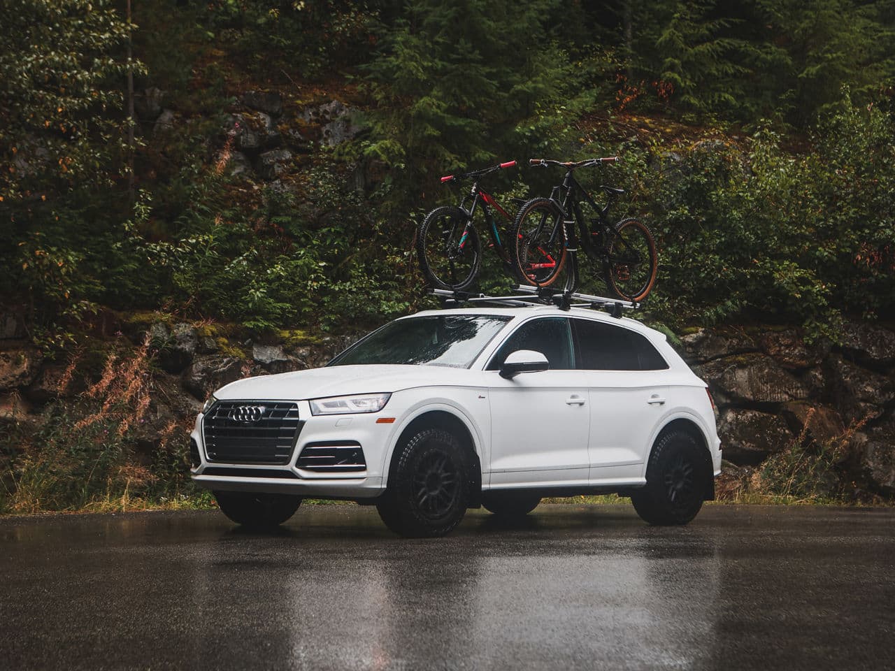 Interior of 2020 Audi Q5 with wheels