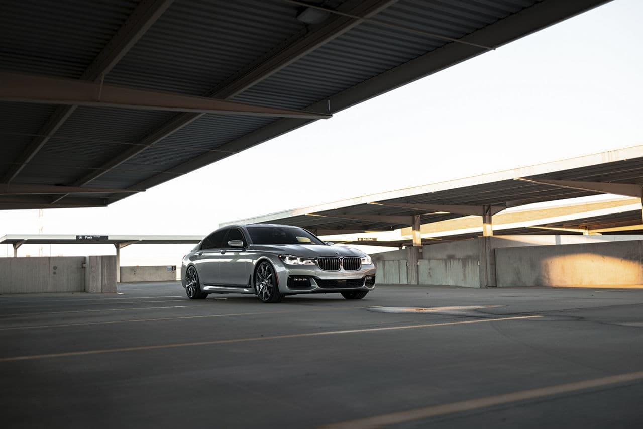 Interior of 2020 BMW 7 Series with wheels