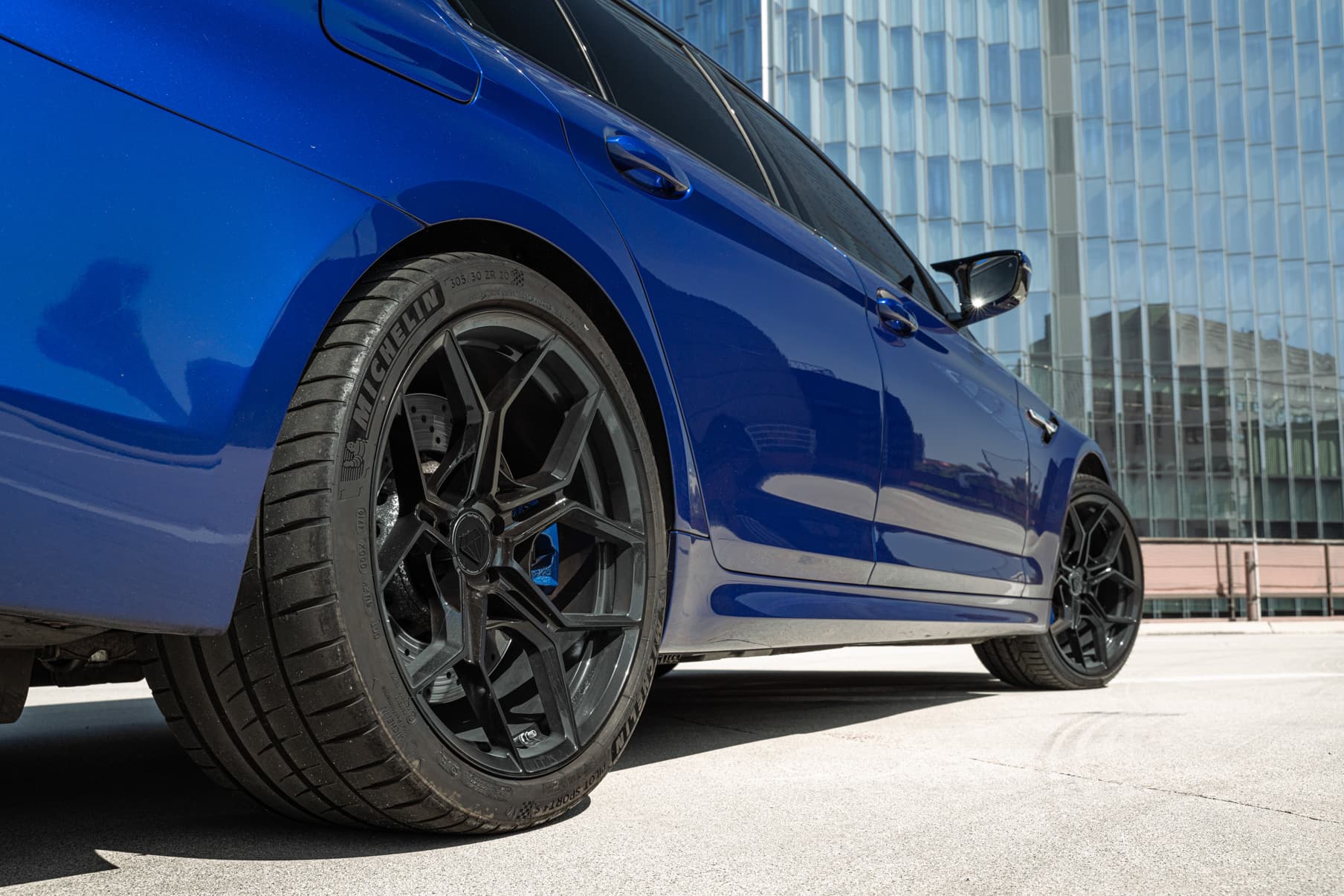 2020 BMW M5 — wheels, detail view