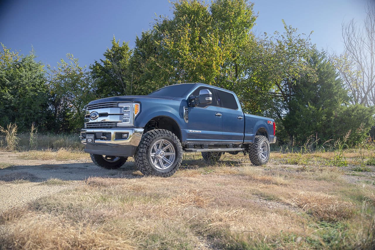 Detail view of 2020 Ford F250 Lariat with wheels