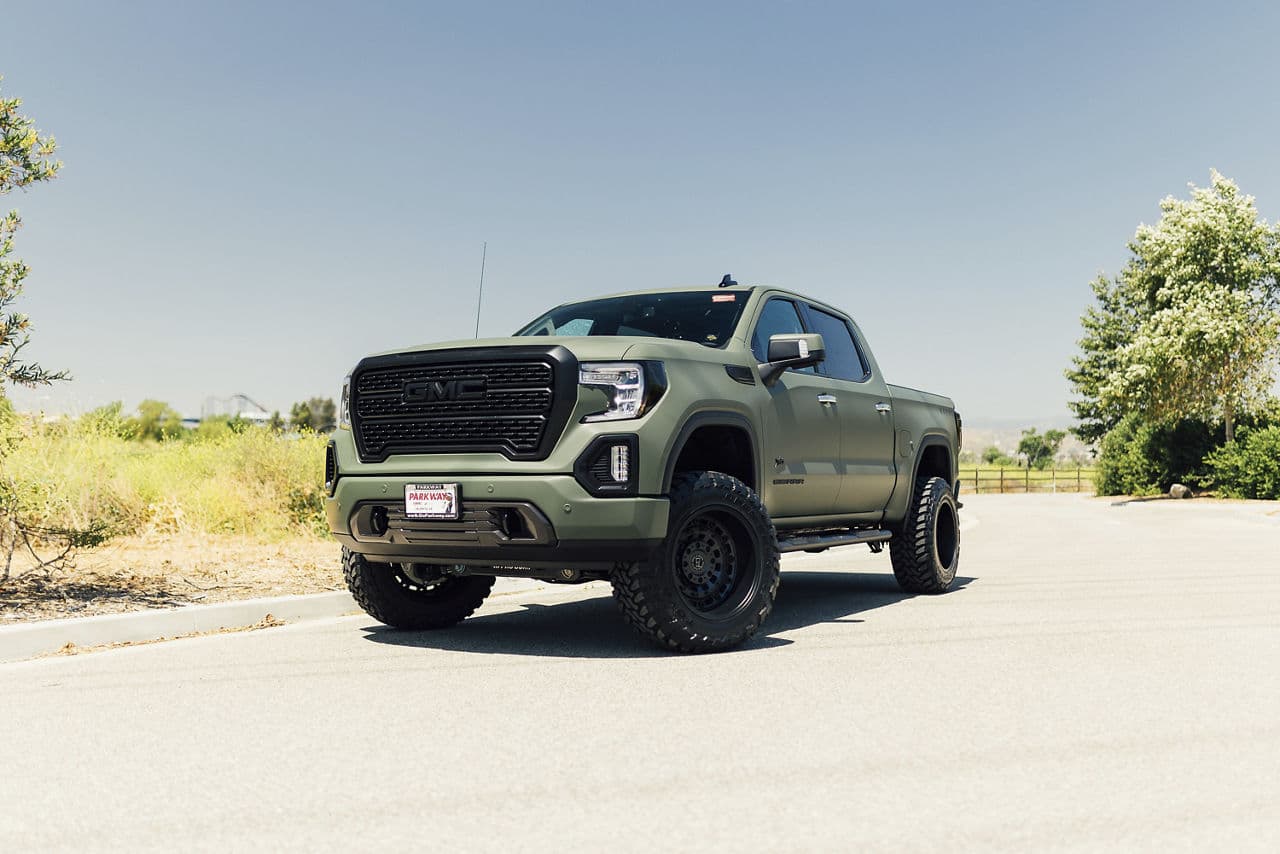 Detail view of 2020 GMC Sierra Denali with wheels