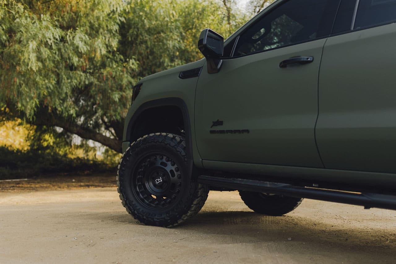 Side profile of 2020 GMC Sierra Denali with wheels