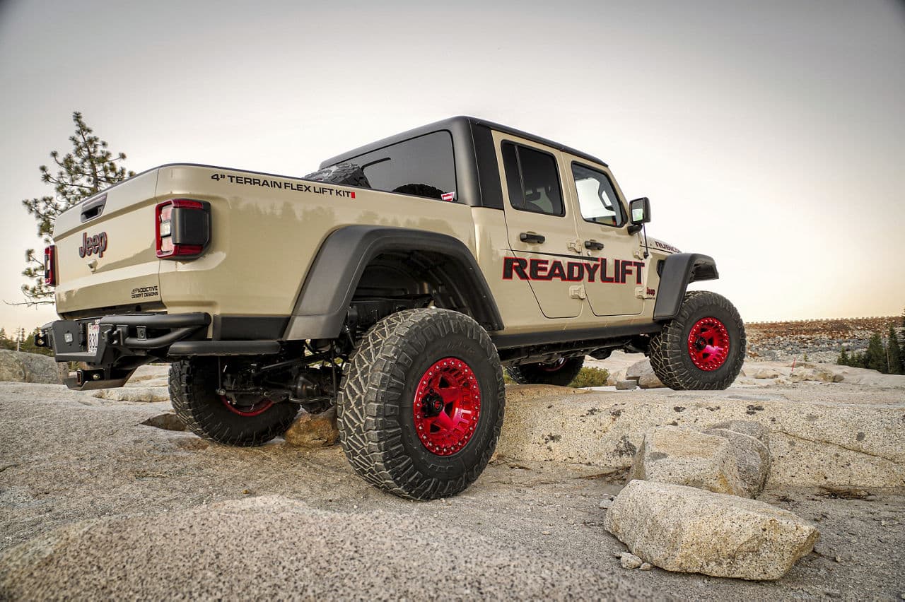 Side profile of 2020 Jeep Gladiator Rubicon with vehicle wraps