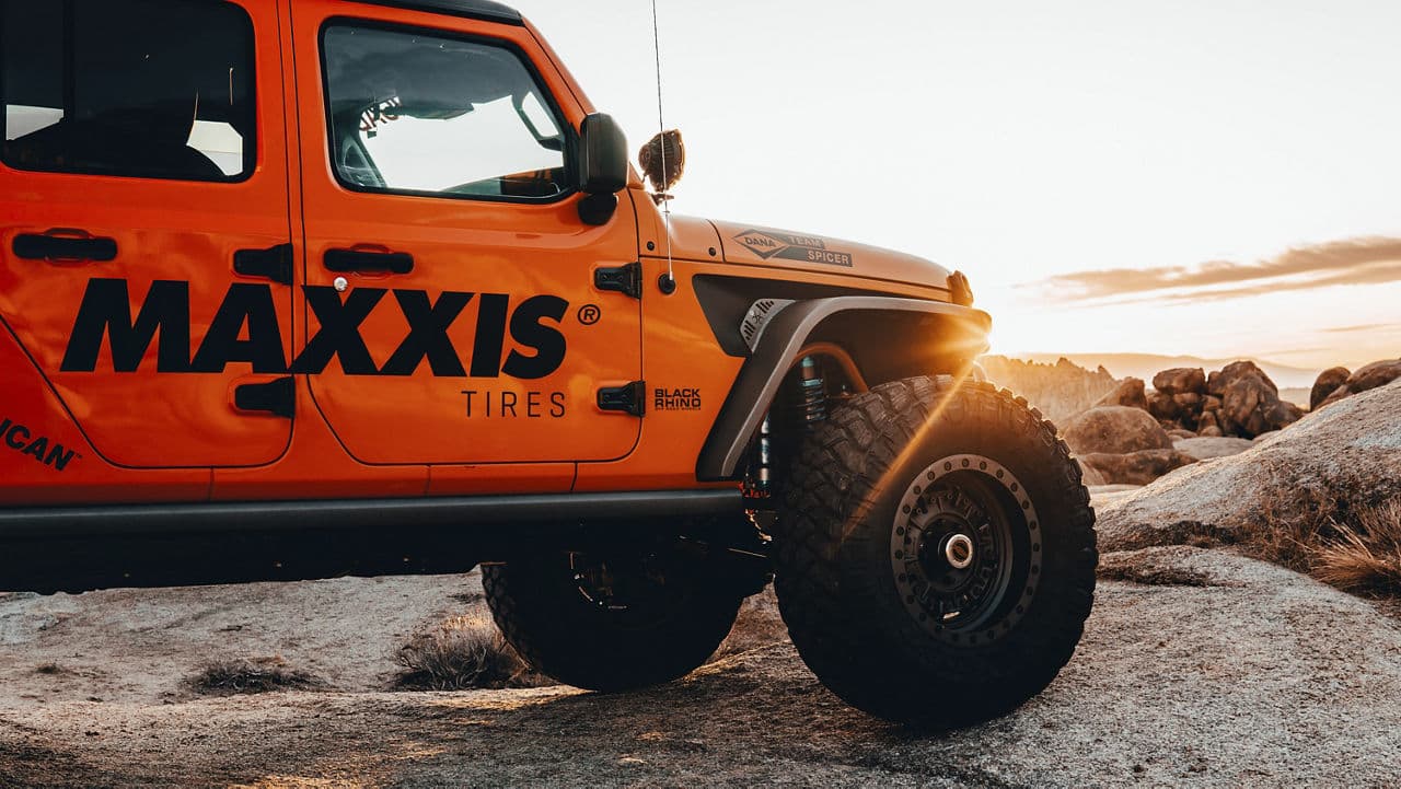 Front view of 2020 Jeep Gladiator Rubicon with wheels