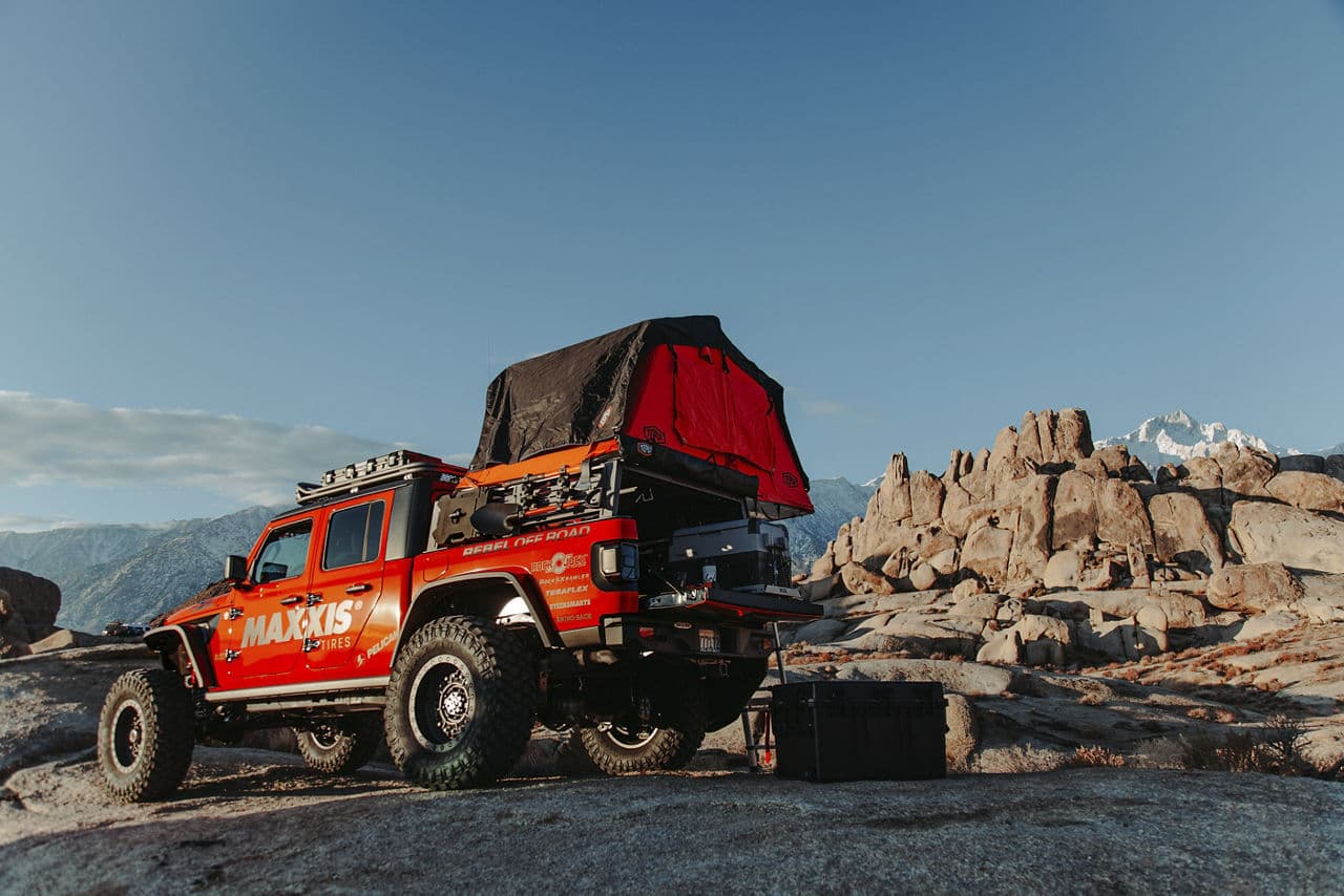 Side profile of 2020 Jeep Gladiator Rubicon with wheels