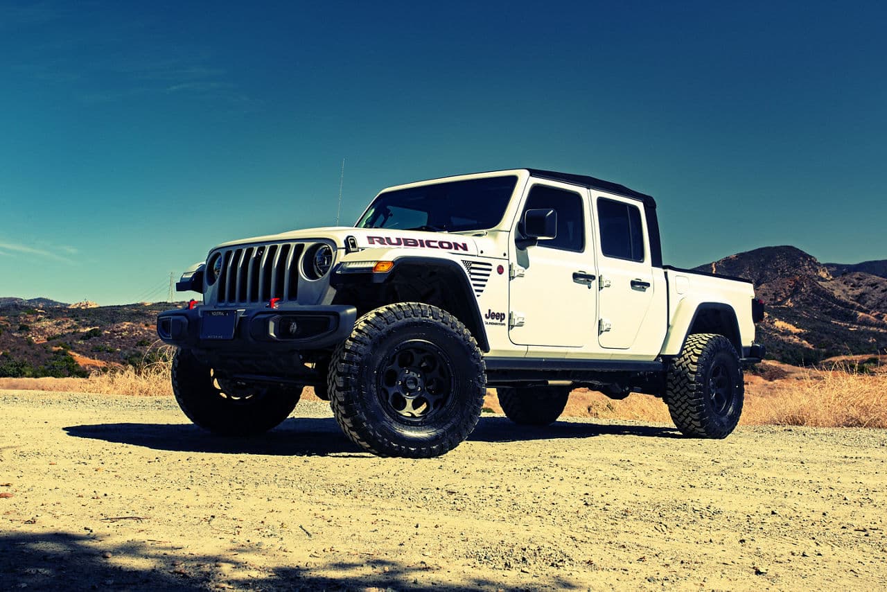 Front view of 2020 Jeep Gladiator Rubicon with wheels