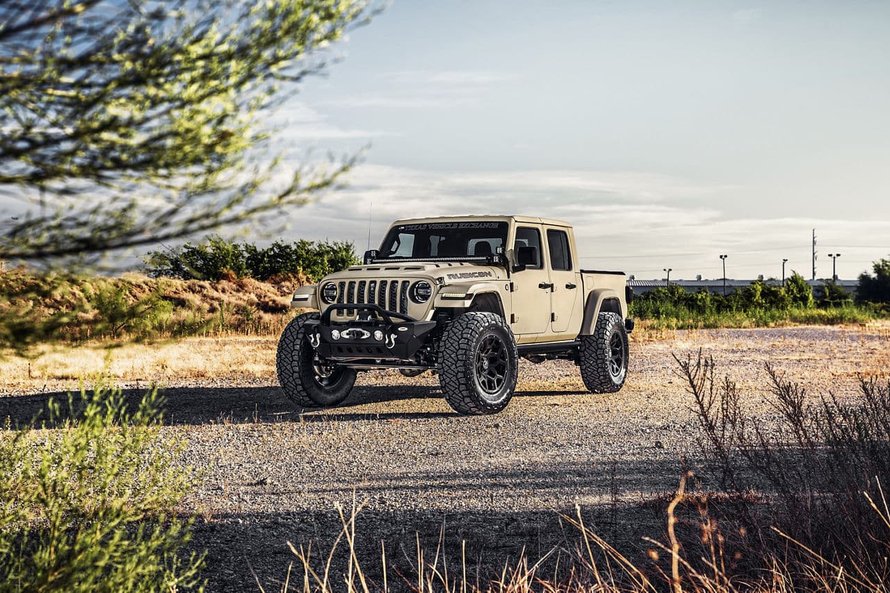 Detail view of 2020 Jeep Gladiator with wheels