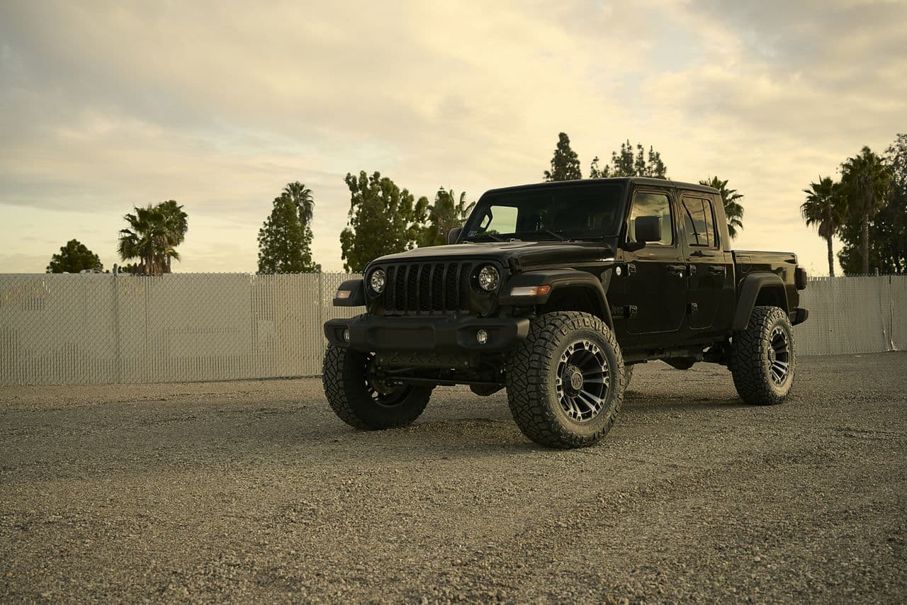 Detail view of 2020 Jeep Gladiator with wheels