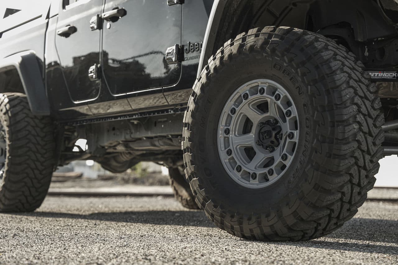 Detail view of 2020 Jeep Gladiator with wheels