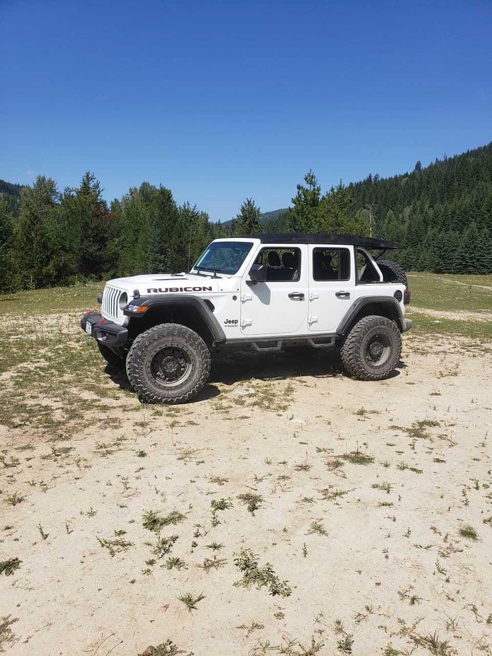 Side profile of 2020 Jeep Wrangler Rubicon with wheels