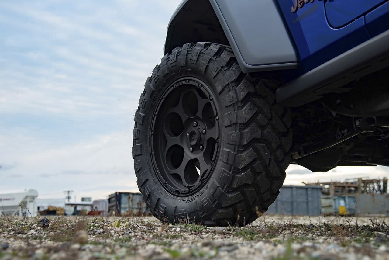 Side profile of 2020 Jeep Wrangler Rubicon with wheels