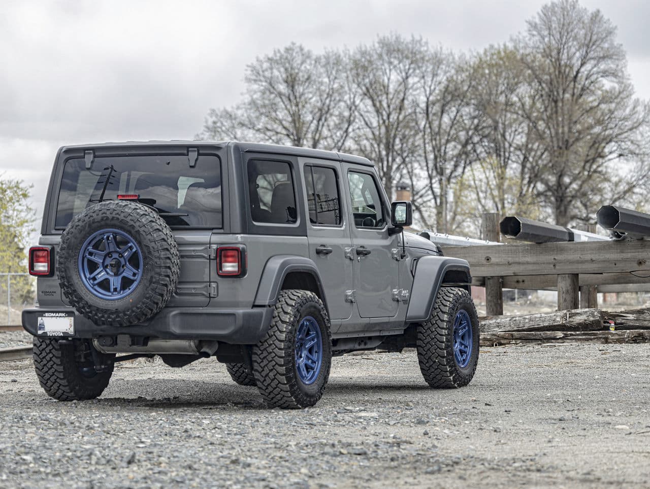 Side profile of 2020 Jeep Wrangler with vehicle wraps