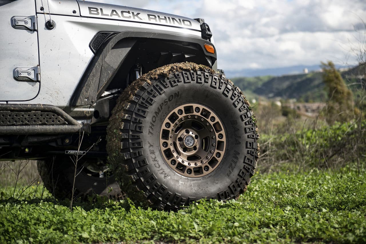 Side profile of 2020 Jeep Wrangler with wheels
