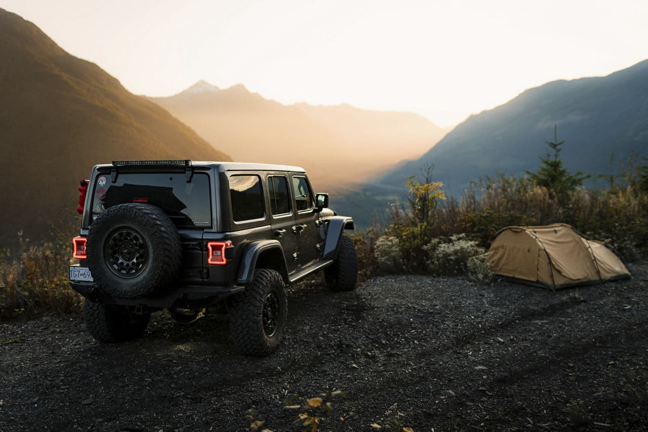 Side profile of 2020 Jeep Wrangler with wheels