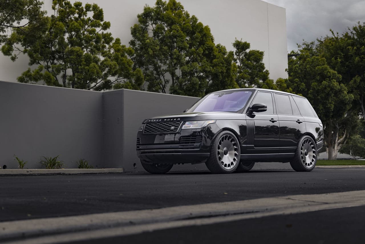 Detail view of 2020 Land Rover Range Rover with wheels
