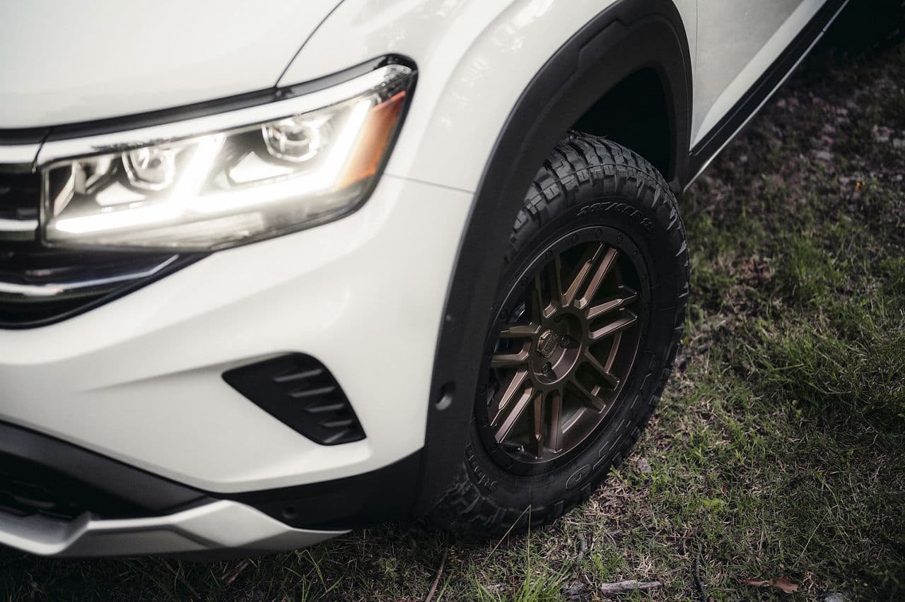 Side profile of 2020 Volkswagen Atlas Cross Sport with wheels