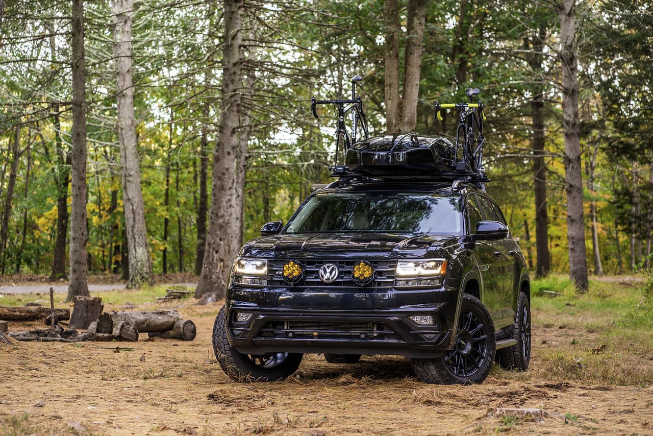 Side profile of 2020 Volkswagen Atlas with wheels