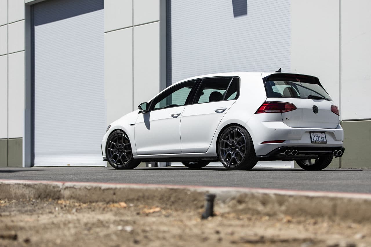 Front view of 2020 Volkswagen Golf R with wheels
