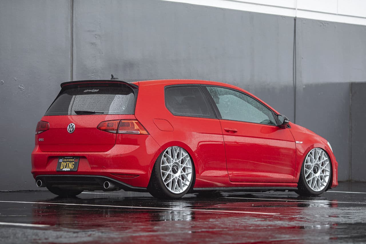 Side profile of 2020 Volkswagen Golf with wheels