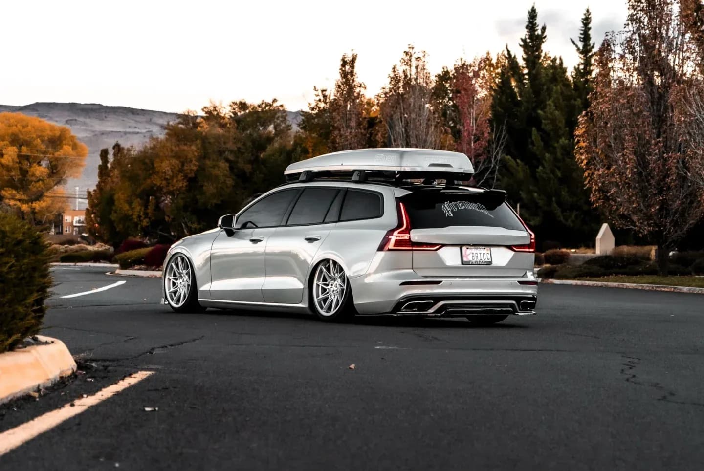 2020 Volvo V60 — wheels, detail view