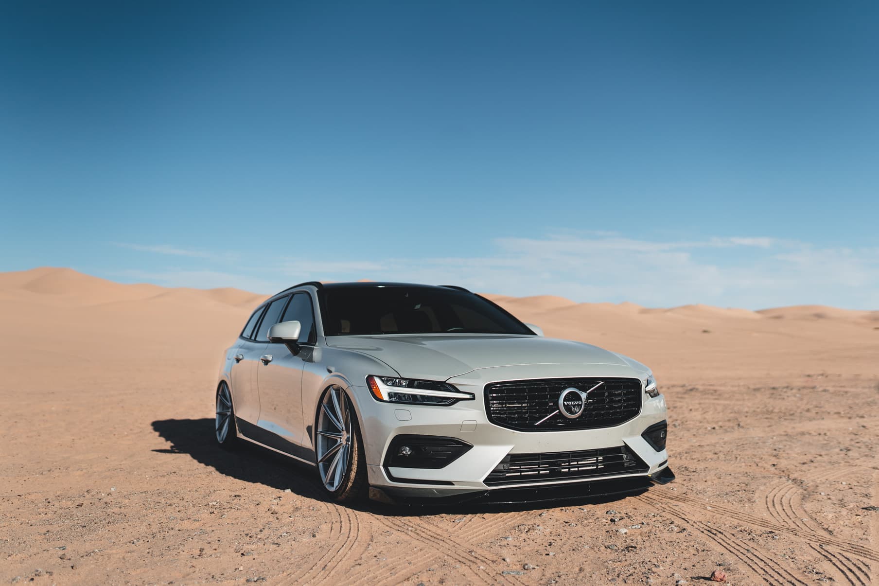 2020 Volvo V60 — wheels, side profile