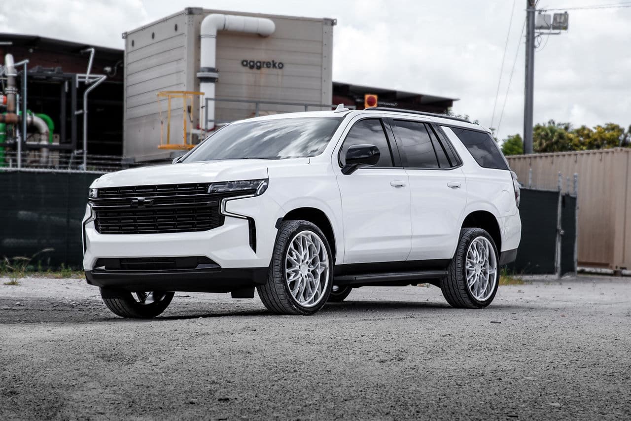 Front view of 2021 Chevrolet Tahoe with wheels