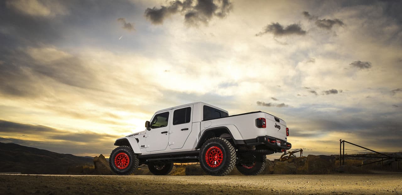 Front view of 2021 Jeep Gladiator with vehicle wraps