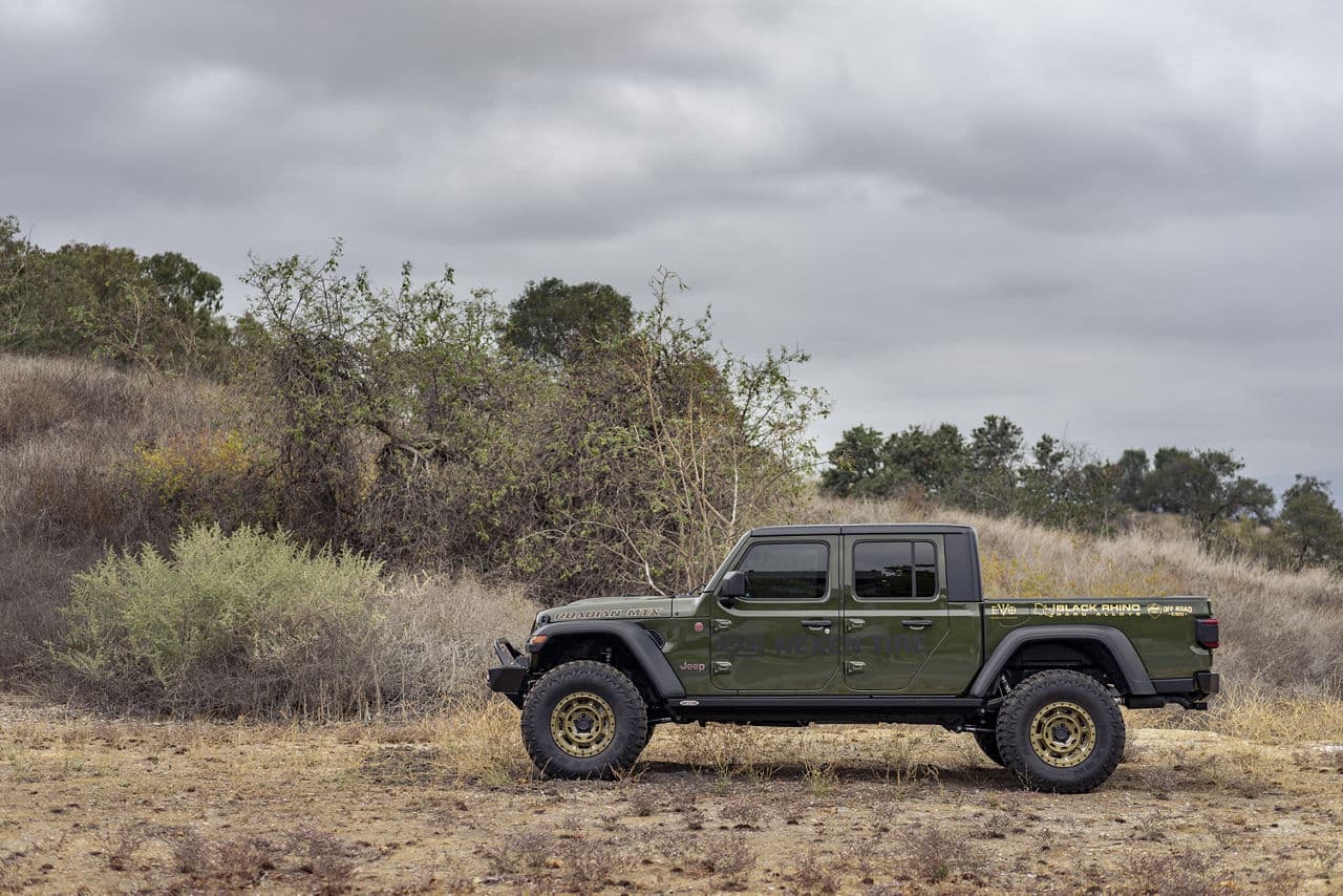 Front view of 2021 Jeep Gladiator with wheels