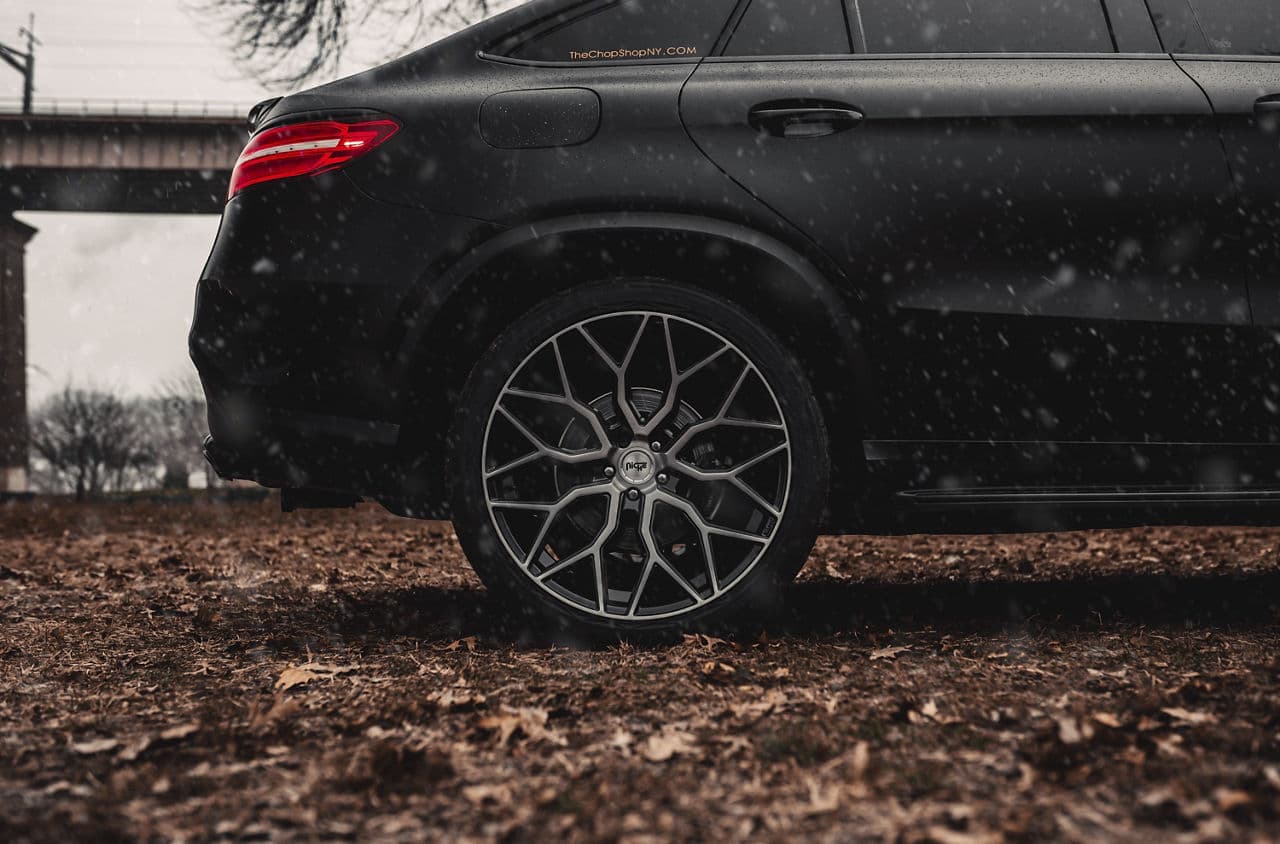 Rear view of 2021 Mercedes-Benz GLE with tuner wheels