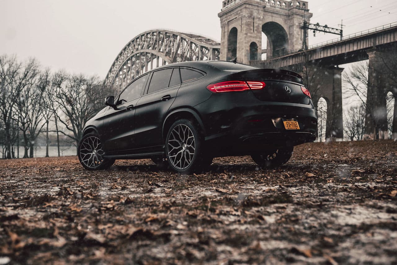 Interior of 2021 Mercedes-Benz GLE with tuner wheels
