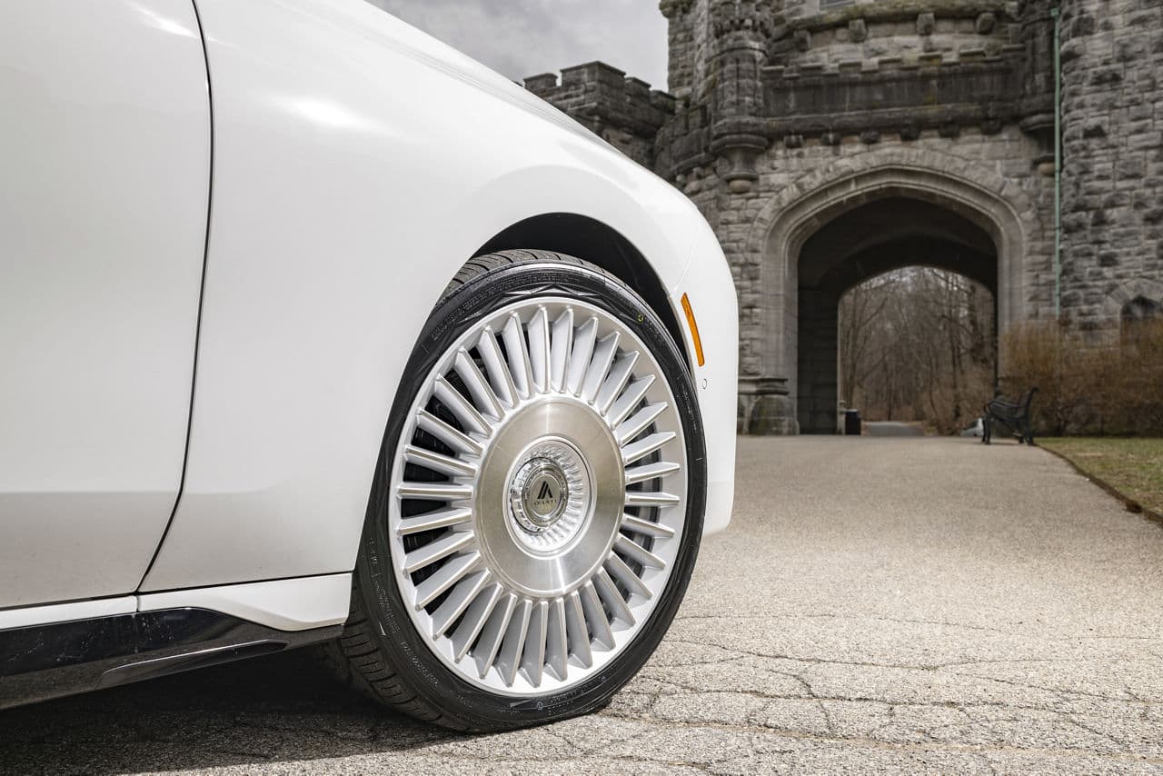 Interior of 2022 BMW 7 Series with wheels