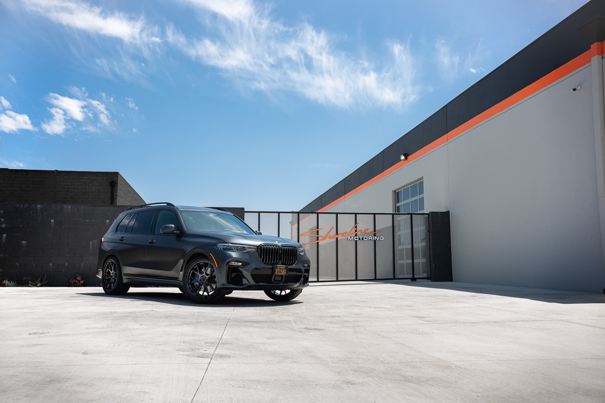 2022 BMW X7M — wheels, interior