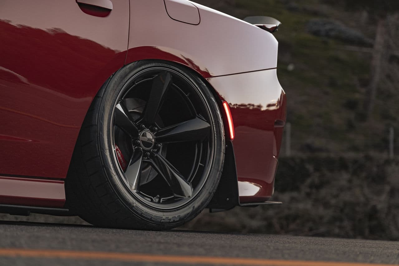 Side profile of 2022 Dodge Charger Hellcat with wheels
