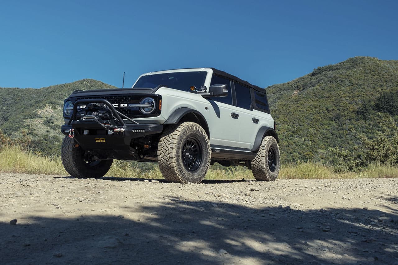 Front view of 2022 Ford Bronco with truck suv wheels