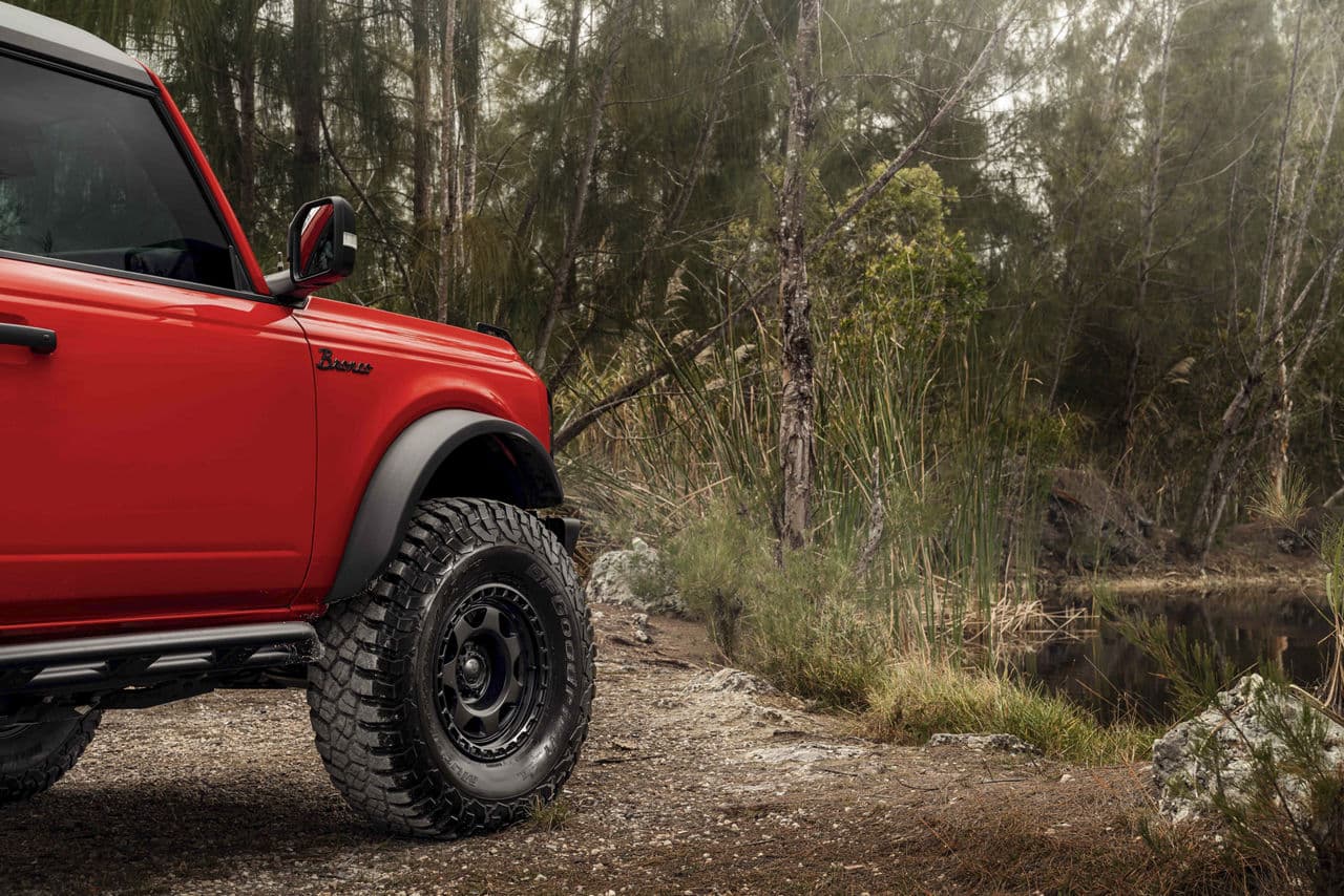 Side profile of 2022 Ford Bronco with wheels