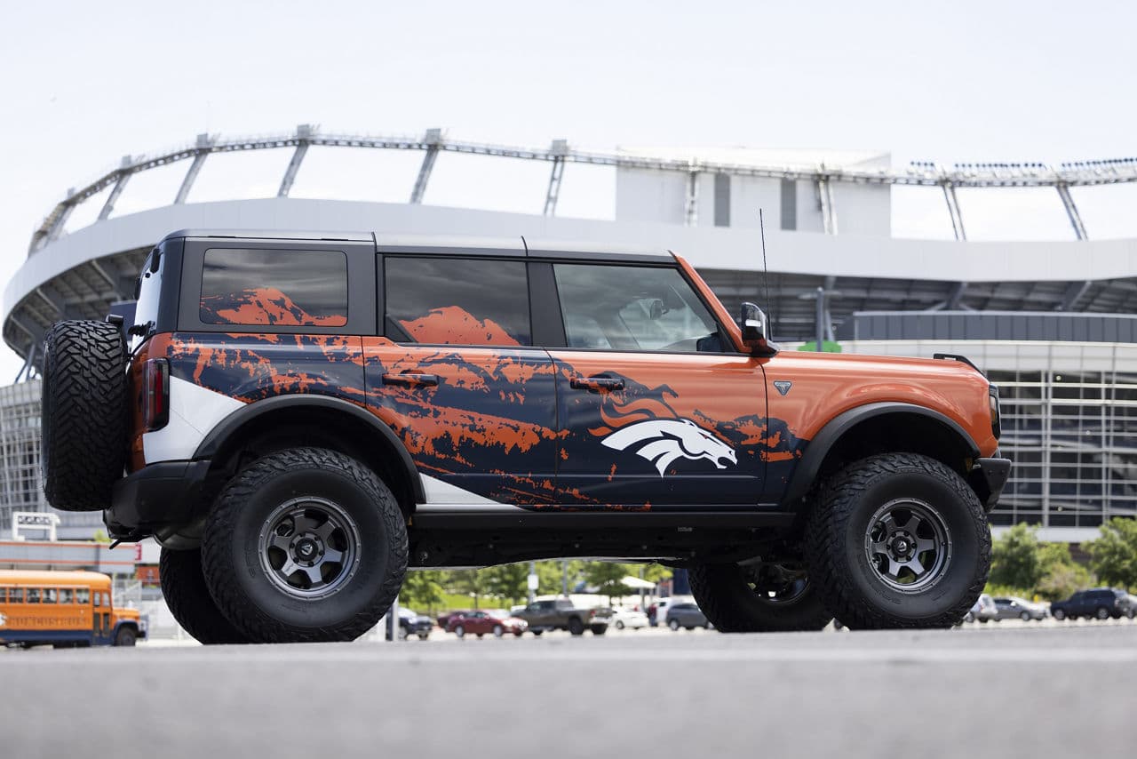 Front view of 2022 Ford Bronco with wheels